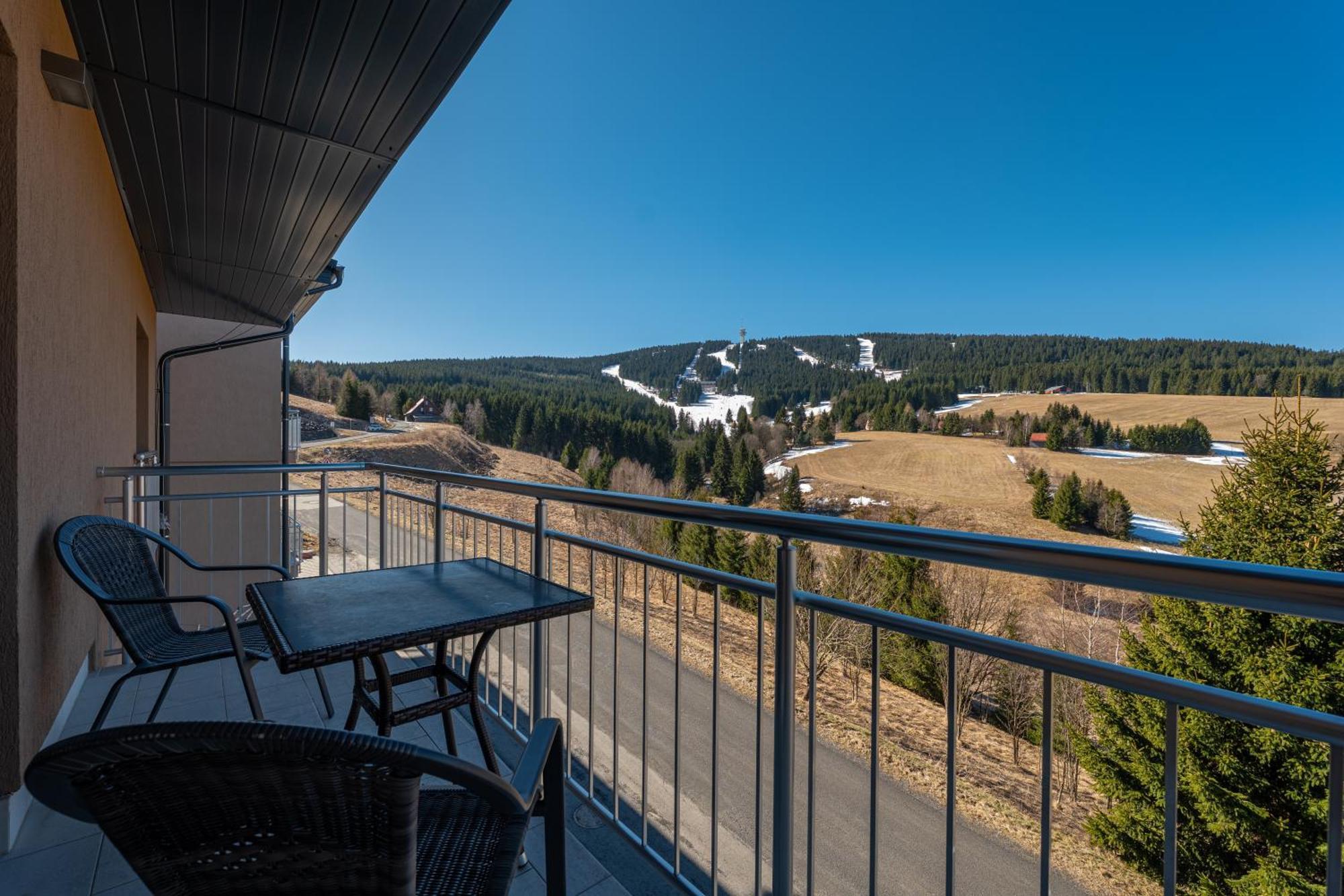 Apartmany Na Vyhledech Loučná pod Klínovcem Extérieur photo